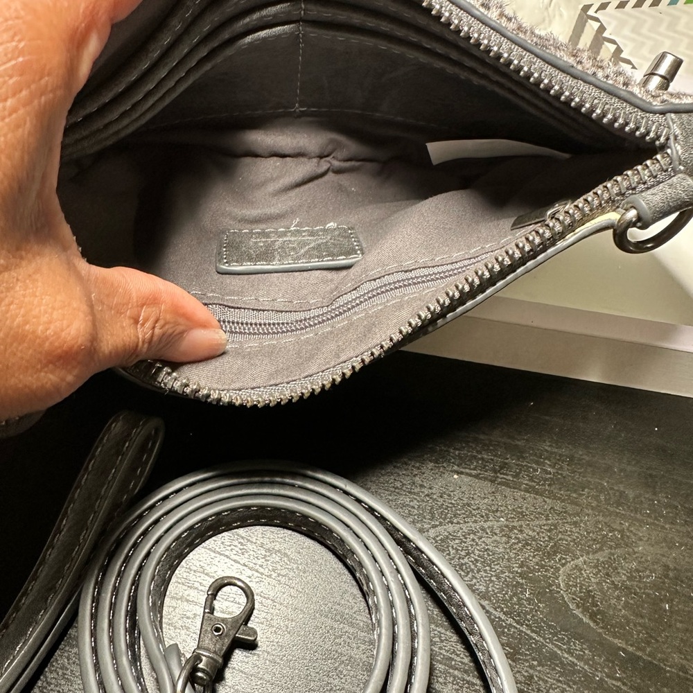 JoyLab Gray Textured Clutch - Picture 6 of 6